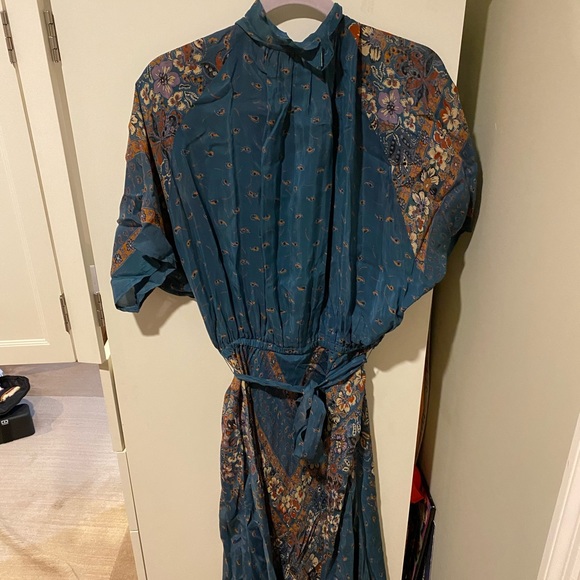 Vintage from 1975 Silk Gown with Paisley Brown and Blue Design Size: Onesize - Picture 3 of 6